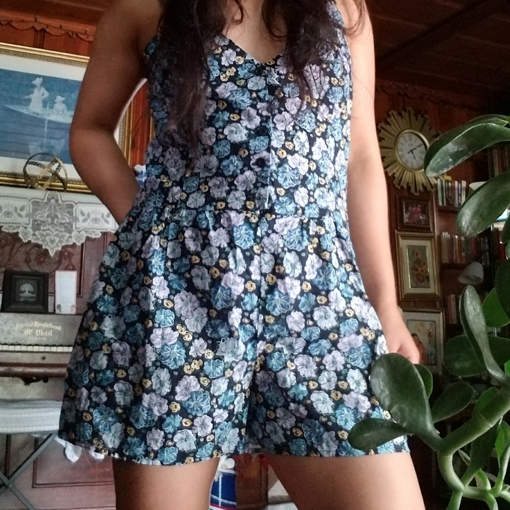 Cute Romper - Picture 1 of 3